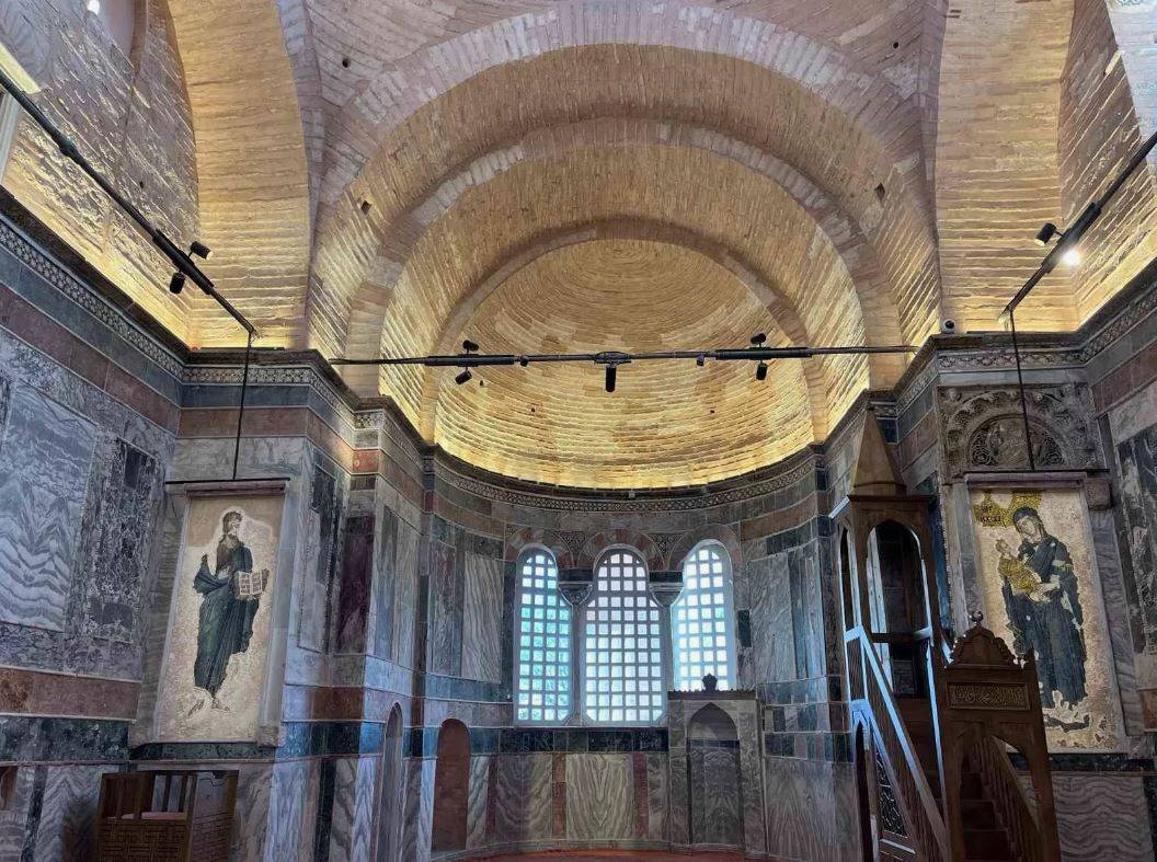 Kiliseden camiye çevrilen Kariye Camii ibadete açıldı 24